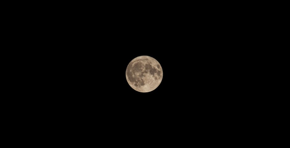 Which is the first country to successfully land on the south side of the moon
