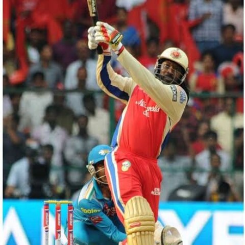 Which player holds the record for the most number of sixes hit in the IPL?