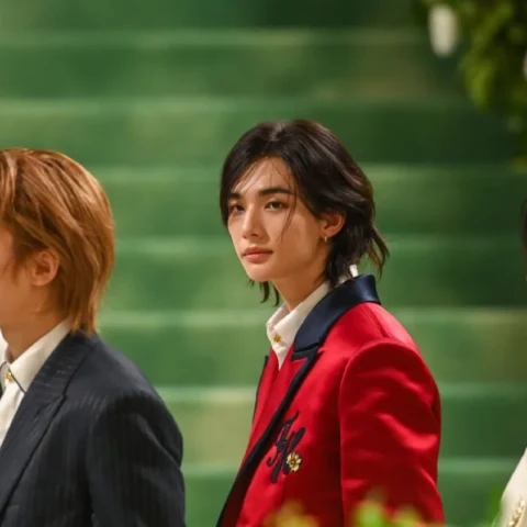 which Korean band was invited for the met Gala this year? And which brand did they represent?