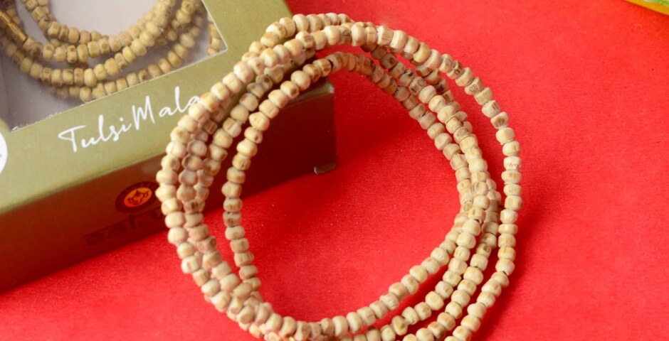 What is a Tulsi Kanthi Mala, and why is it important in Hindu spirituality?