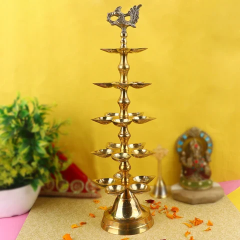 Why is a Kerala Diya considered special in Hindu rituals, and where can I buy authentic ones online?