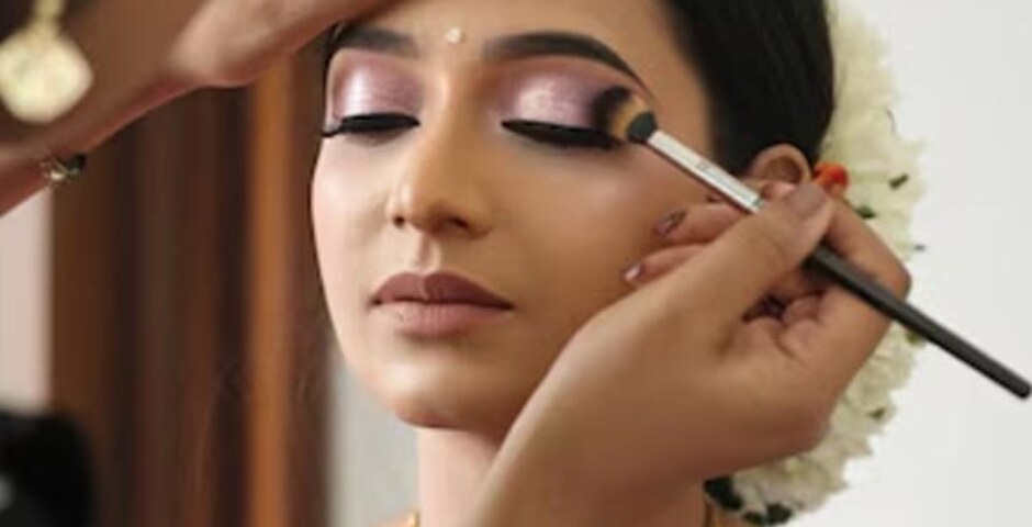 How do I choose the right Bridal Makeup Artist in Delhi for my wedding?
