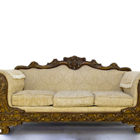 What is a Carved Sofa Set and Why Should You Buy One?